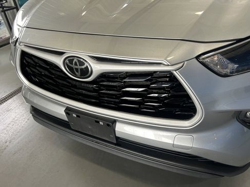 Used 2023 Toyota Highlander LE image 8