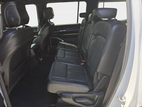 Used 2022 Jeep Wagoneer Series III w/ Premium Group I RWD image 27
