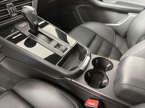 Certified 2022 Porsche Macan GTS image 32