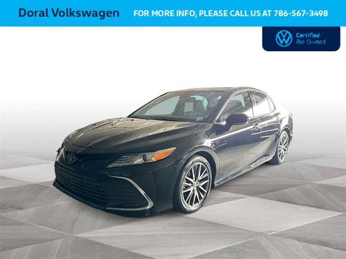 Used 2023 Toyota Camry XLE image 1