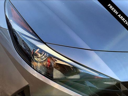 Used 2023 Hyundai Elantra SEL w/ Preferred Accessory Package image 30