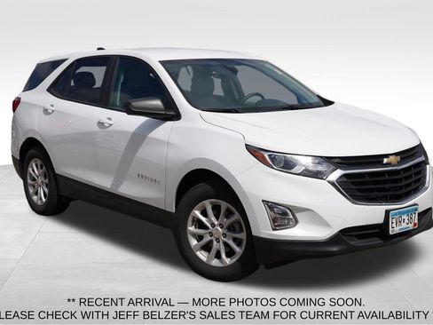 Used 2020 Chevrolet Equinox LS w/ LS Convenience Package AWD/4WD image 1