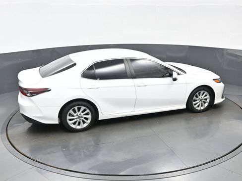 Used 2022 Toyota Camry LE FWD image 39