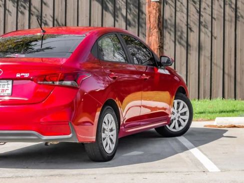 Used 2020 Hyundai Accent SE image 12