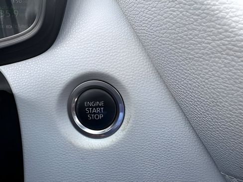 Used 2020 Toyota Corolla SE w/ SE Premium Package FWD image 22