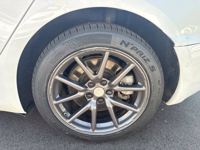 Used 2019 Tesla Model 3 Long Range AWD/4WD image 15