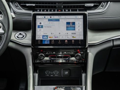 New 2025 Jeep Grand Cherokee Overland w/ Adv Protech Group III image 21