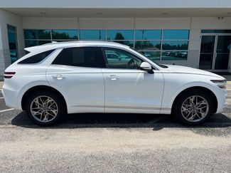 Used 2025 Genesis GV70 2.5T AWD/4WD video 3