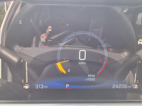 Used 2025 Chevrolet Trax LT w/ LT Convenience Package FWD image 15
