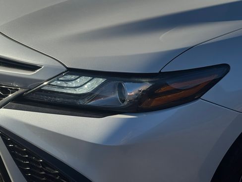 Used 2022 Toyota Camry XSE image 9