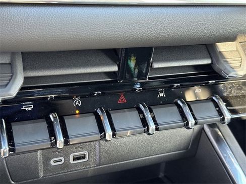 New 2026 GMC Canyon Elevation w/ LPO, Black Badging Package image 16