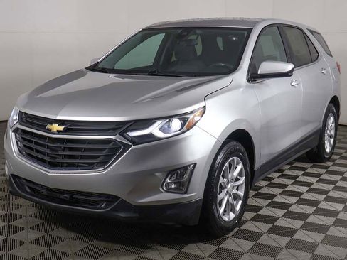 Used 2020 Chevrolet Equinox LT w/ Driver Convenience Package image 7
