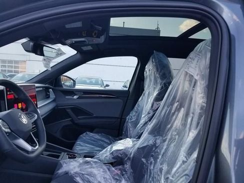 New 2026 Volkswagen Tiguan SE R-Line AWD/4WD image 8