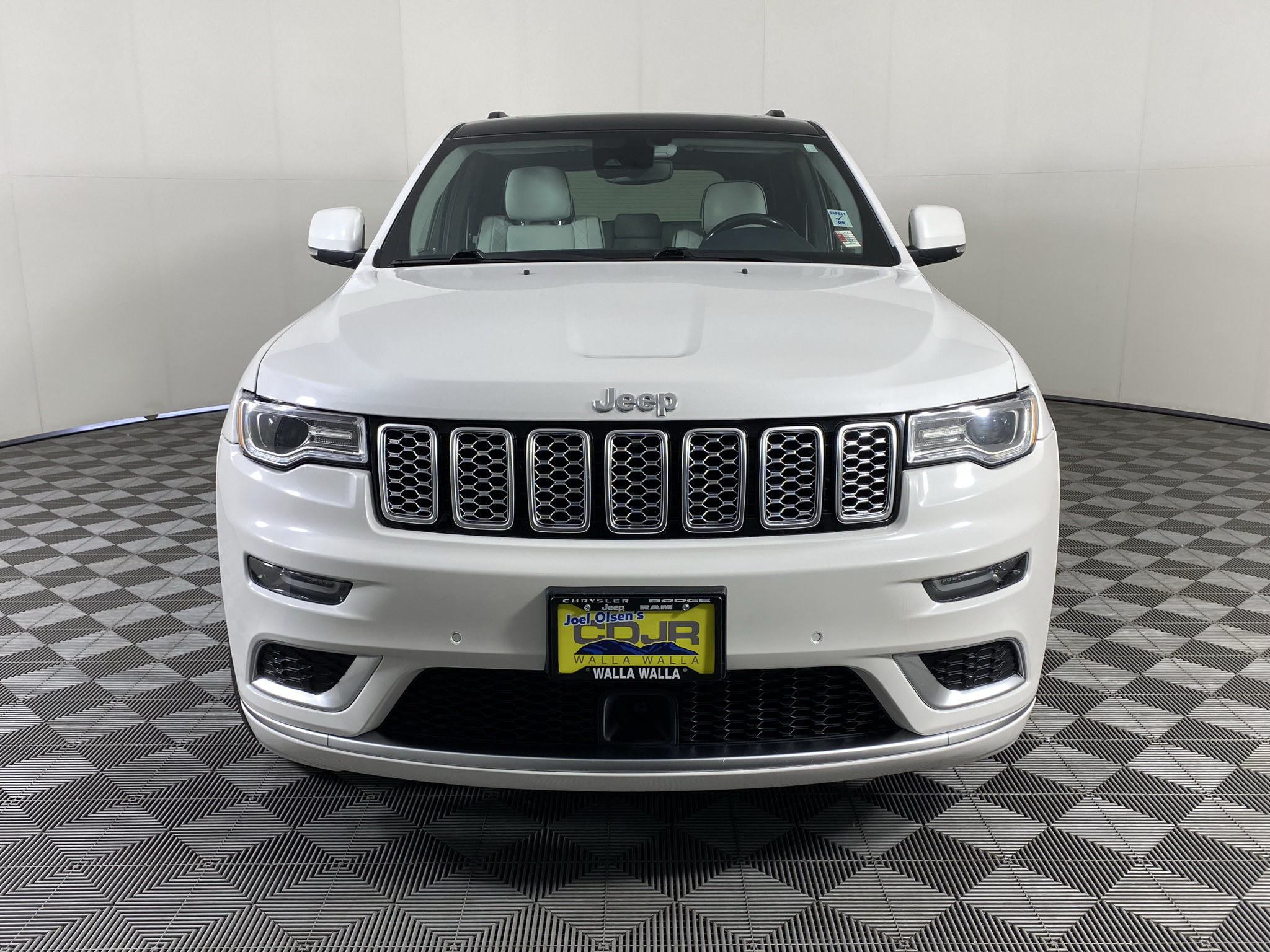 Used 2021 Jeep Grand Cherokee Summit AWD/4WD image 2