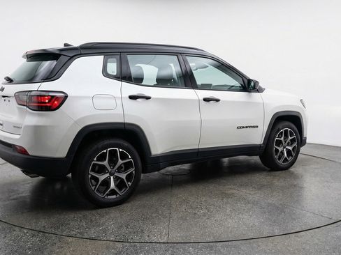 Used 2025 Jeep Compass Limited AWD/4WD image 9