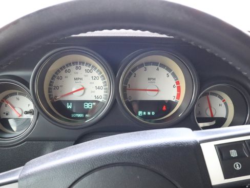 Used 2009 Dodge Challenger R/T RWD image 27