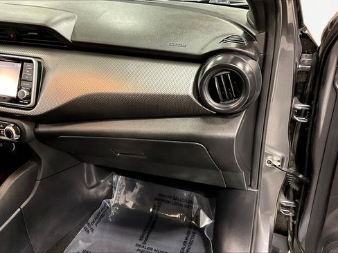 Used 2020 Nissan Kicks S image 27