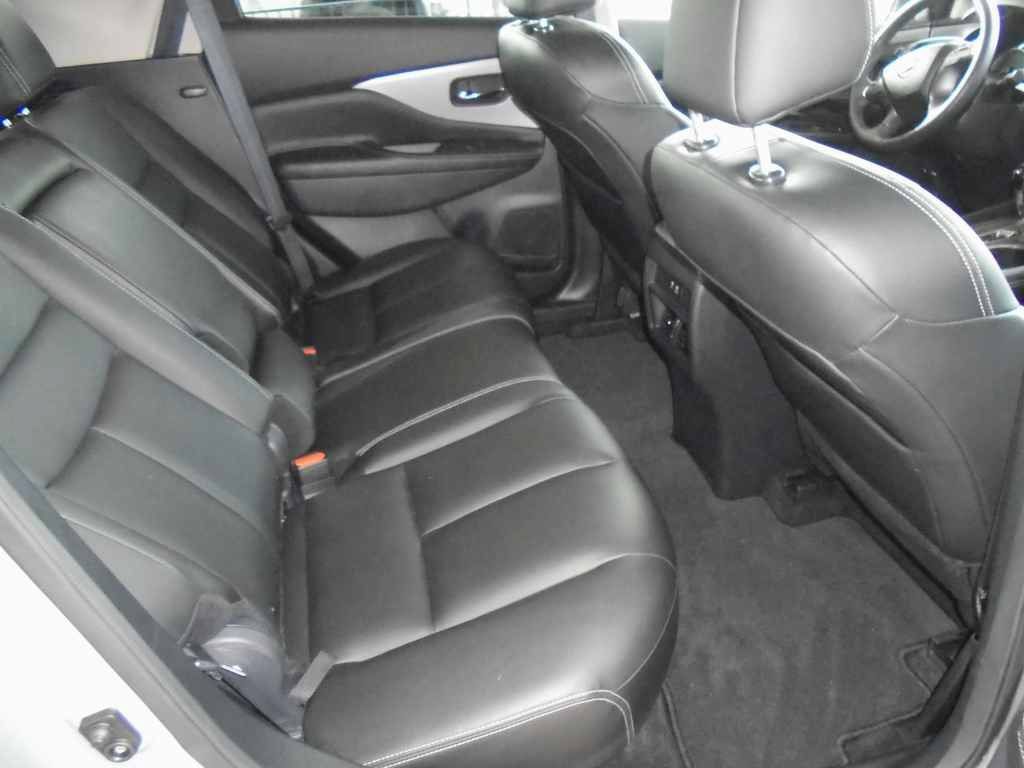Used 2023 Nissan Murano SV w/ SV Midnight Edition Package FWD image 10