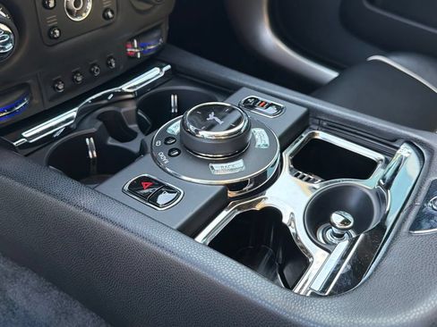 Used 2016 Rolls-Royce Wraith RWD image 25