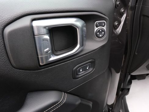 Used 2021 Jeep Wrangler Unlimited Sahara image 27