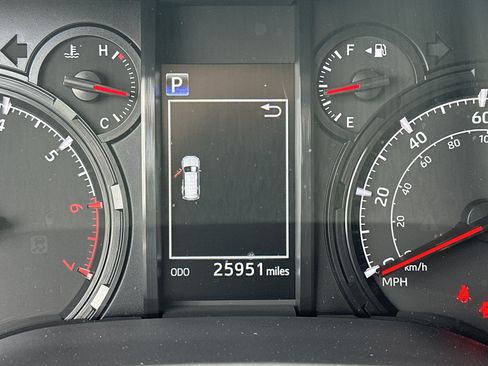Used 2024 Toyota 4Runner SR5 Premium w/ Moonroof Package AWD/4WD image 22