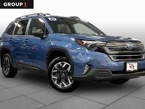 Used 2025 Subaru Forester Premium AWD/4WD image 3