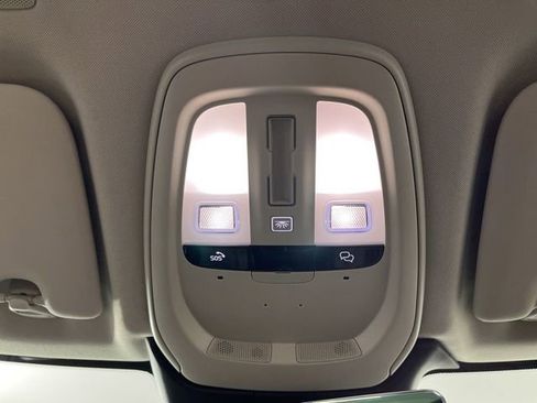 Used 2025 Volvo XC60 B5 Plus image 34