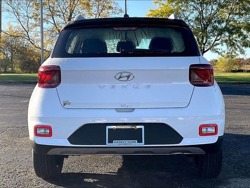 New 2026 Hyundai Venue SEL image 4