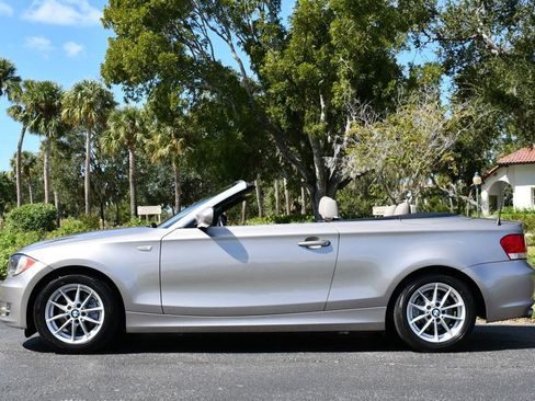 Used 2011 BMW 128i Convertible image 27