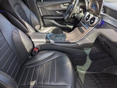 Used 2020 Mercedes-Benz GLC 300 4MATIC image 19