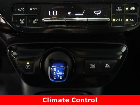 Used 2020 Toyota Prius L Eco image 19