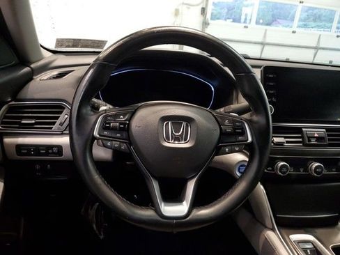 Used 2018 Honda Accord Touring image 15
