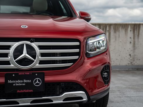 Used 2026 Mercedes-Benz GLB 250 4MATIC image 8