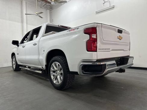 Used 2021 Chevrolet Silverado 1500 LTZ w/ LTZ Convenience Package II AWD/4WD image 19