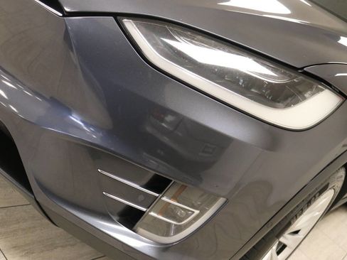 Used 2018 Tesla Model X 75D image 98