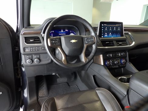 Used 2023 Chevrolet Suburban High Country AWD/4WD image 21