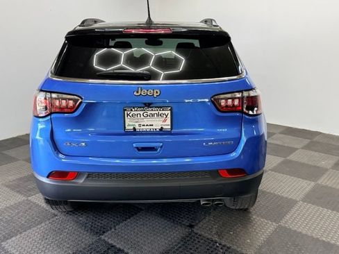 Certified 2022 Jeep Compass Limited w/ Sun and Sound Group AWD/4WD image 10