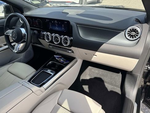 Used 2025 Mercedes-Benz GLA 250 image 13
