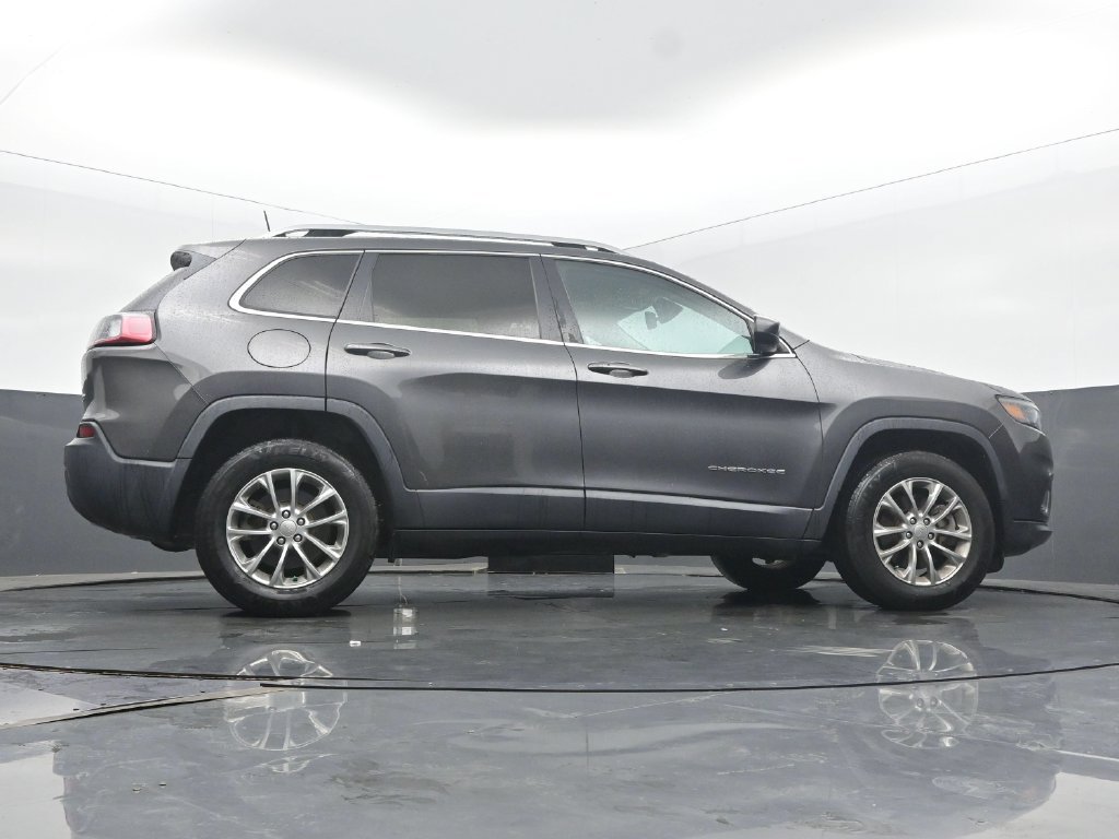 Used 2019 Jeep Cherokee Latitude Plus w/ Comfort/Convenience Group AWD/4WD image 55