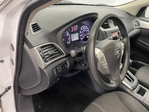 Used 2016 Nissan Sentra S image 31