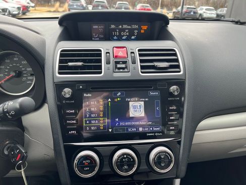 Used 2017 Subaru Forester 2.5i Premium w/ All-Weather Package image 19