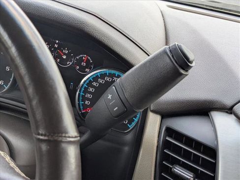 Used 2017 GMC Yukon SLT w/ Premium Edition image 12