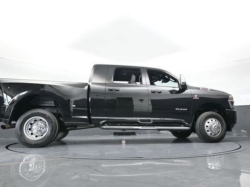 Used 2025 RAM 3500 Laramie image 71