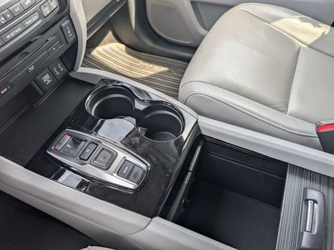 Used 2016 Honda Pilot Touring image 25