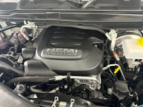 Used 2025 RAM 2500 Big Horn AWD/4WD image 34