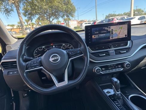 Used 2023 Nissan Altima 2.5 SL FWD image 23