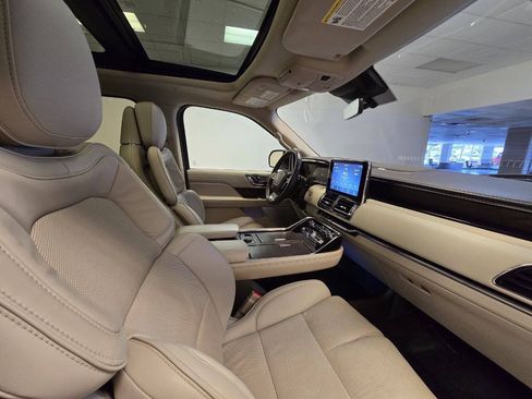 Used 2019 Lincoln Navigator Reserve AWD/4WD image 20