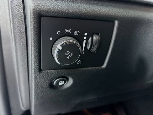 Used 2020 Jeep Grand Cherokee Limited AWD/4WD image 10