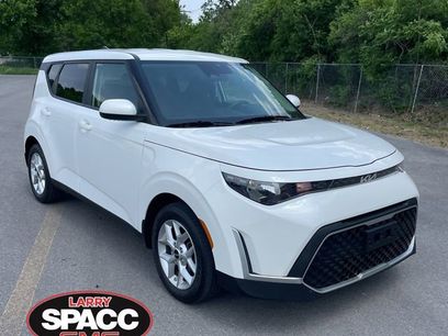Used 2023 Kia Soul LX w/ LX Technology Package