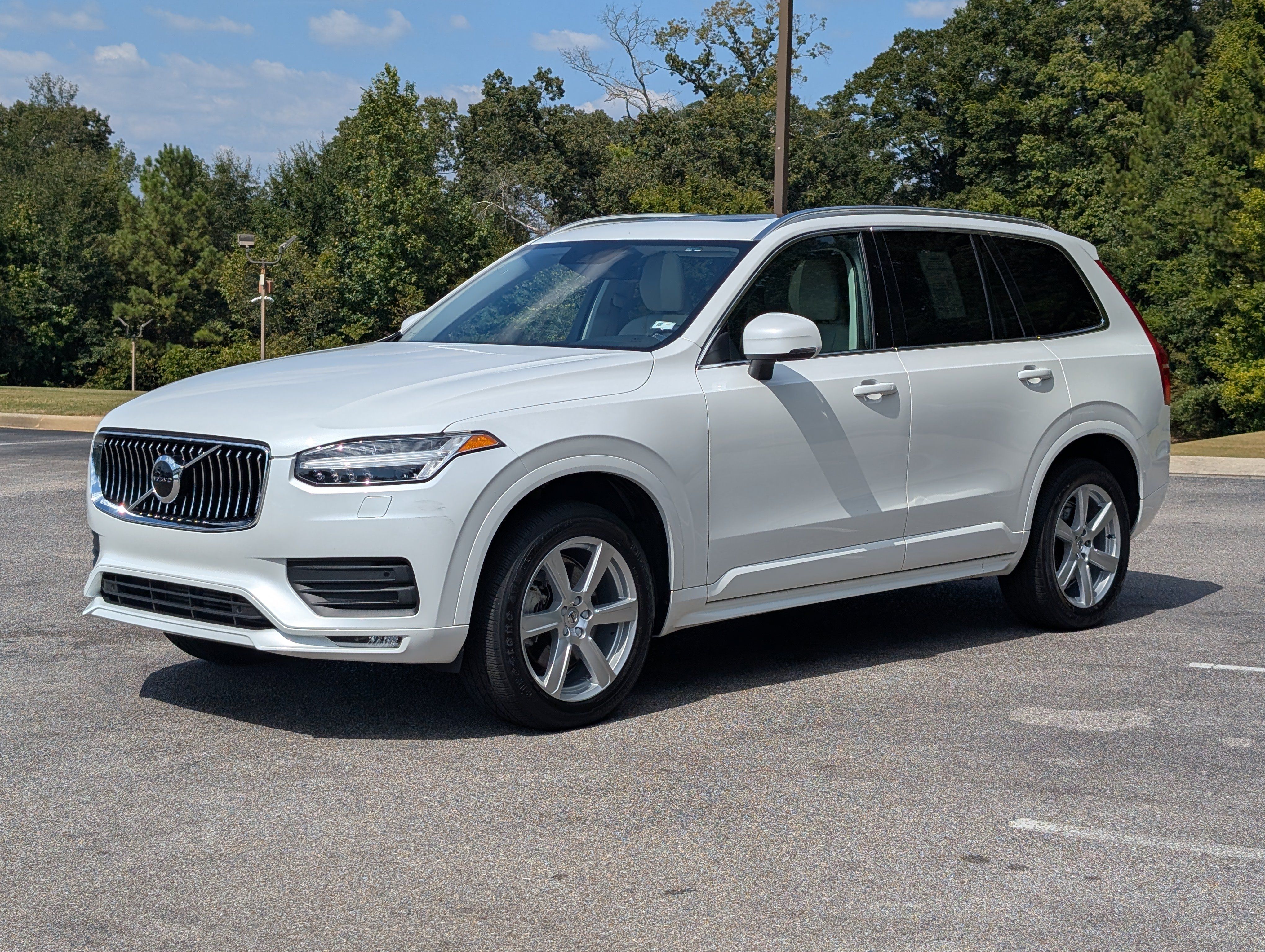 Used 2022 Volvo XC90 T5 Momentum AWD/4WD image 5